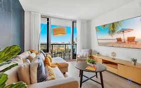 Infinite Views, Amazing Pool, Gym, Near Beach